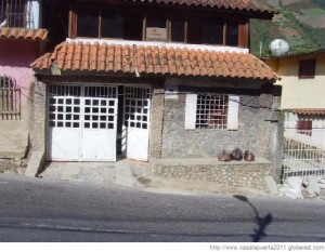 Venta - Casa En La Puerta - Via Principalimage fachada RAH:11-6978