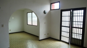 MARIA ALBA GIORDANO Casa En Venta En Municipio Los Guayos - Paraparal C&oacute;digo FLEX: 11-7108 No.7