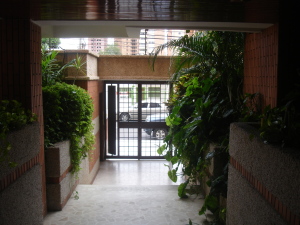 VICTOR ARTURO MORANTES Apartamento En Venta En Maracaibo - La Lago C&oacute;digo FLEX: 11-7132 No.1
