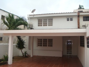 REAL & BUSINESS BROKER&acute;S C.A Townhouse En Venta En Ciudad Ojeda - La Tropicana C&oacute;digo FLEX: 11-7306 No.2