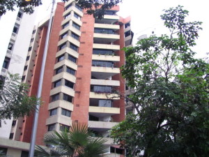 LUIS MONTENEGRO Rif V-02523213-1 Apartamento Venta Valencia Valles de Camoruco FLEXMLS-11-7782