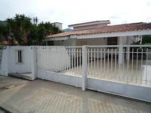 EILEEN CASTILLO Casa Venta Maracay El Castaño (Zona Privada) FLEXMLS-11-7784
