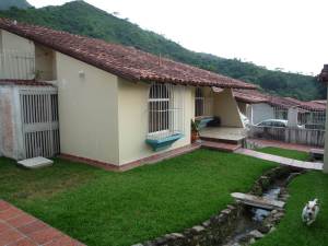 EILEEN CASTILLO Casa En Venta En Maracay - El Castaño (Zona Privada) C&oacute;digo FLEX: 11-7842