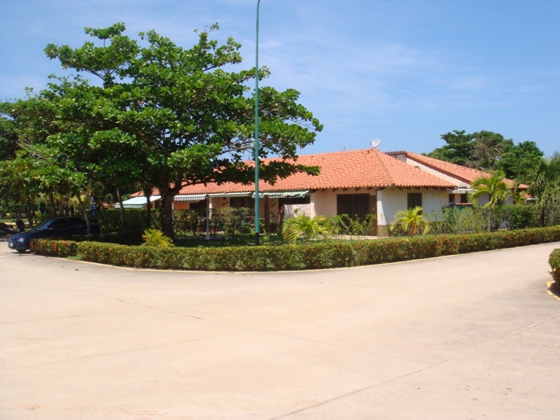 ANGEL PINTON Townhouse en Venta en Villas de Monte Lindo en Higuerote Código: 11-7855 No.0