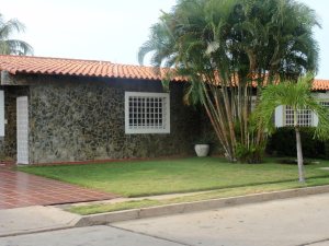 MARGARITA ESCALANTE Townhouse Venta Maracaibo Fuerzas Armadas FLEXMLS-11-7872