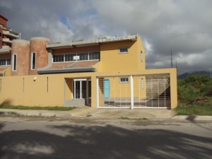 INMUEBLES KSAMAR C.A. Casa en Venta en Jorge Coll en Municipio Maneiro Pampatar Código: 10-6518 No.1