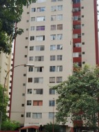 LUIS MONTENEGRO Rif V-02523213-1 Apartamento En Venta En Valencia - Las Chimeneas C&oacute;digo FLEX: 11-8018