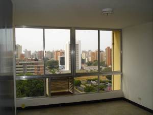 ALIRIO VALERA Oficina En Alquiler En Maracaibo - Avenida Bella Vista C&oacute;digo FLEX: 11-8033 No.3