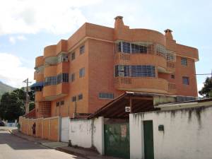 OSMAR GOMEZ Apartamento En Venta En Maracay - El Limon C&oacute;digo FLEX: 11-8068 No.2