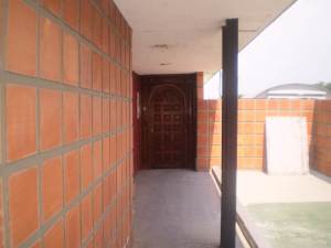 Soluci�n Inmobiliaria de Aragua, C.A Local Comercial En Alquiler En Maracay - Urbanizacion El Centro C&oacute;digo FLEX: 11-8095 No.3