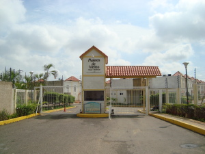 ISABEL BARRIOS Townhouse Venta Maracaibo Ciudadela Faria FLEXMLS-11-8261