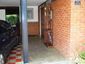 ARIADNA BOUQUETT MORENO Casa Venta Caracas Lomas del Club Hipico FLEXMLS-11-8303