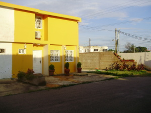 FRANQUICIA REGIONAL CENTRAL Townhouse en Venta en Carretera H en Cabimas Código: 11-8398 No.1