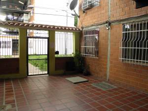 EILEEN CASTILLO Apartamento Venta Maracay Madre Maria FLEXMLS-11-8451