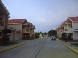 JUSMERI ESPINA Townhouse En Venta En Maracaibo - El Milagro Norte C&oacute;digo FLEX: 11-8482 No.1