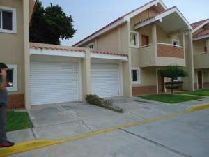 JUSMERI ESPINA Townhouse En Venta En Maracaibo - El Milagro Norte C&oacute;digo FLEX: 11-8482 No.2