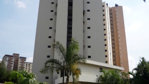 LUIS MONTENEGRO Rif V-02523213-1 Apartamento Venta Valencia Valles de Camoruco FLEXMLS-11-8490