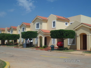 MARGARITA ESCALANTE Townhouse Venta Maracaibo Avenida Milagro Norte FLEXMLS-11-8525