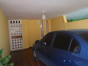 JUSMERI ESPINA Townhouse En Venta En Maracaibo - Lago Mar Beach C&oacute;digo FLEX: 11-8631 No.4