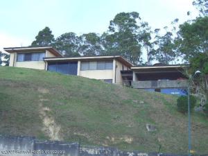Casa en Caracas Distrito Metropolitano,La Lagunita Country Club REF: 11-8643