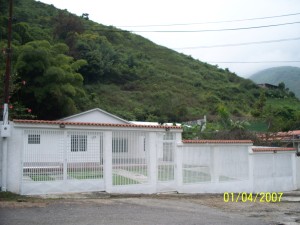 Venta - Casa En La Puerta - Via Principalimage fachada RAH:11-9244