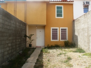FRANQUICIA REGIONAL CENTRAL Townhouse En Venta En Charallave - Betania C&oacute;digo FLEX: 11-8815