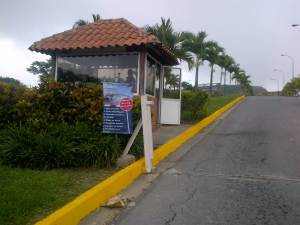 VANESSA GOMES Terreno  Venta Caracas Loma Linda FLEXMLS-11-8907