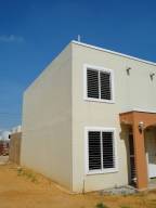 Townhouse / Venta / Maracaibo / Via La Concepcion / FLEXMLS-11-9006