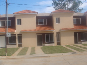 JUSMERI ESPINA Townhouse Venta Maracaibo Monte Bello FLEXMLS-11-9126