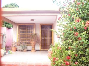 JUSMERI ESPINA Casa Venta Maracaibo Kilometro 4 FLEXMLS-11-9337