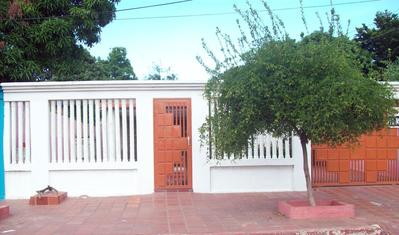 ANGEL PINTON Casa en Venta en Kilometro 4 en Maracaibo Código: 11-9337 No.1