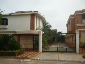JUSMERI ESPINA Townhouse Venta Maracaibo Lago Mar Beach FLEXMLS-11-9386