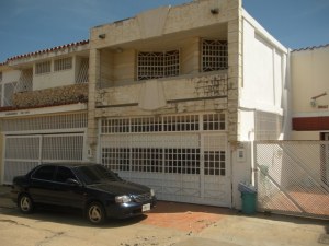JUSMERI ESPINA Townhouse Venta Maracaibo El Pilar FLEXMLS-12-152