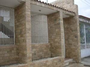 EILEEN CASTILLO Casa En Venta En Maracay - Las Delicias Código FLEX: 10-9043 No.1
