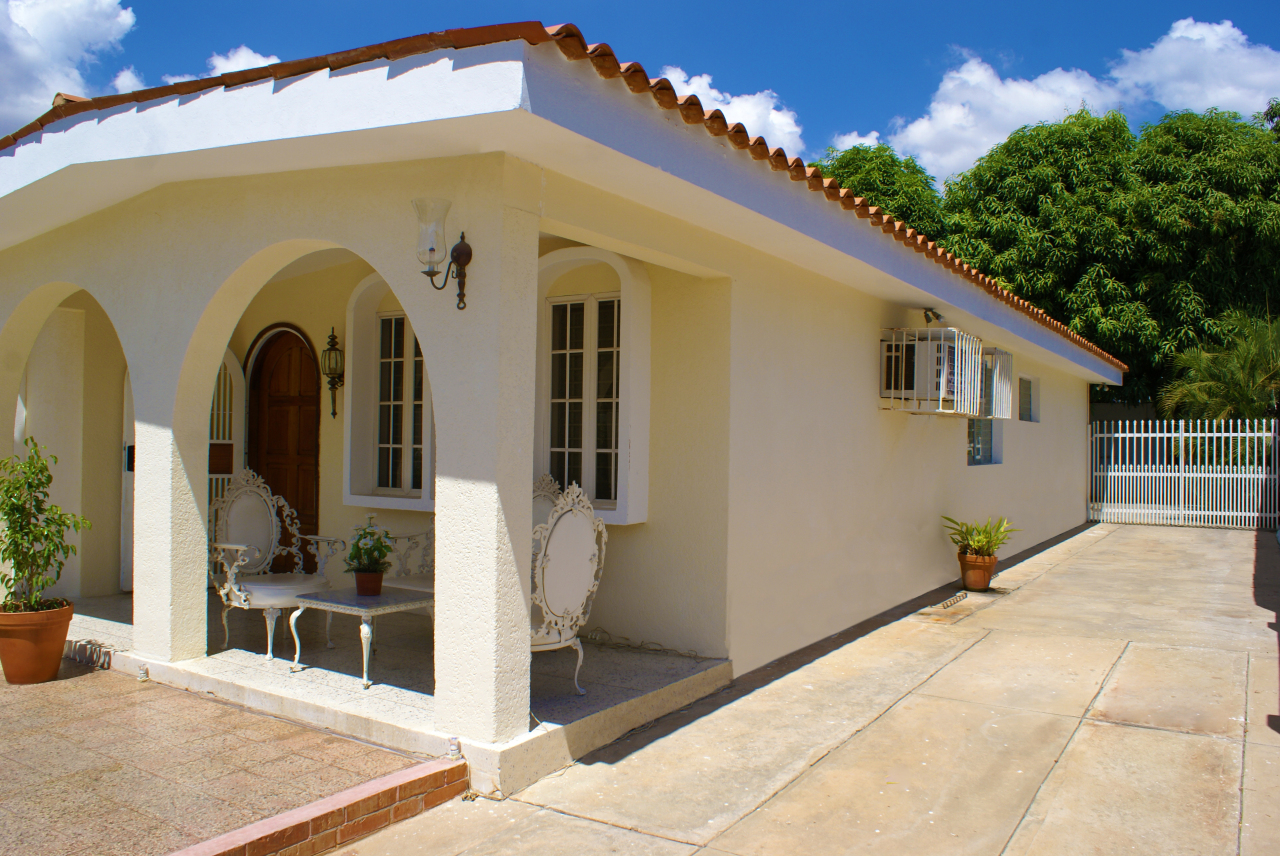ANGEL PINTON Casa en Venta en La Coromoto en Maracaibo Código: 12-43 No.1