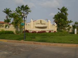 ALIRIO VALERA Townhouse Venta Maracaibo El Milagro Norte FLEXMLS-12-46