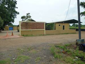 JOSE RAFAEL URDANETA Terreno Comercial En Venta En Maracaibo - Zona Industrial Sur C&oacute;digo FLEX: 12-48 No.1