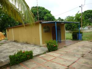 JOSE RAFAEL URDANETA Terreno Comercial En Venta En Maracaibo - Zona Industrial Sur C&oacute;digo FLEX: 12-48 No.8