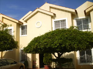 MARGARITA ESCALANTE Townhouse Venta Maracaibo Avenida Milagro Norte FLEXMLS-12-106