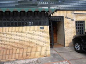 ERNESTO JIMENEZ Casa En Venta En Caracas - La Trinidad C&oacute;digo FLEX: 12-214