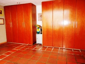 ERNESTO JIMENEZ Casa En Venta En Caracas - La Trinidad C&oacute;digo FLEX: 12-214 No.7