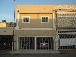 JUSMERI ESPINA Townhouse Venta Maracaibo El Pilar FLEXMLS-12-237