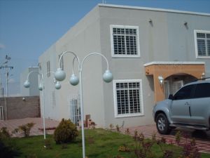 Townhouse / Venta / Maracaibo / Via La Concepcion / FLEXMLS-12-315