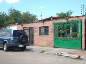 FRANQUICIA COMERCIAL GARIBALDI VALENCIA. Alquiler y venta de inmuebles a nivel nacional. Casa Venta Valencia Parque Valencia FLEXMLS-12-328