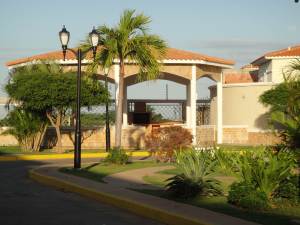 CARMI�A & ASOCIADOS Townhouse En Venta En Maracaibo - Avenida Milagro Norte C&oacute;digo FLEX: 12-335 No.2