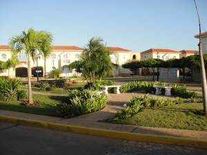 CARMI�A & ASOCIADOS Townhouse En Venta En Maracaibo - Avenida Milagro Norte C&oacute;digo FLEX: 12-335 No.3