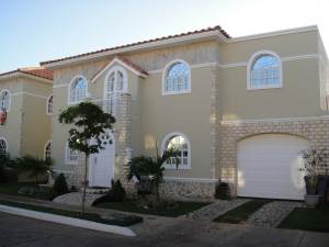 CARMI�A & ASOCIADOS Townhouse En Venta En Maracaibo - Avenida Milagro Norte C&oacute;digo FLEX: 12-335 No.7