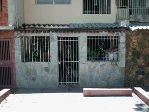 MARIA ALBA GIORDANO Casa En Venta En Valencia - La Isabelica C&oacute;digo FLEX: 12-351 No.0