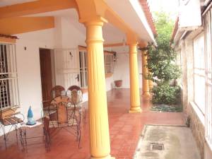 EILEEN CASTILLO Casa En Venta En Maracay - Los Samanes C&oacute;digo FLEX: 12-404 No.2