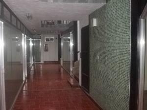 EILEEN CASTILLO Local Comercial En Venta En Maracay - Avenida Bolivar Código FLEX: 12-449 No.7
